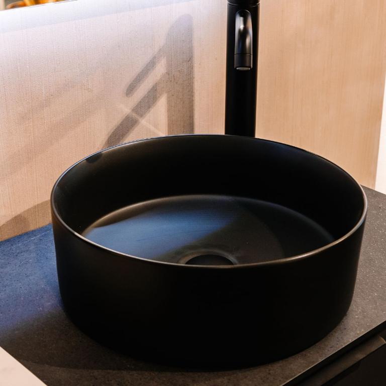 Dinan rund servant, bilde 2 av 3