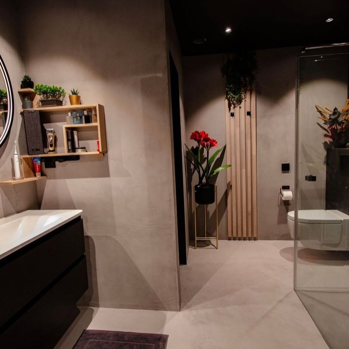 Varmt bad med grønne planter